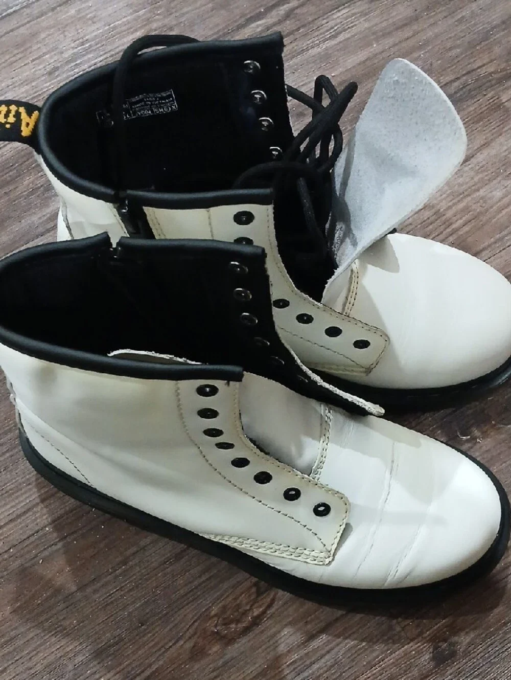 White Leather Lace-Up Men’s Boots